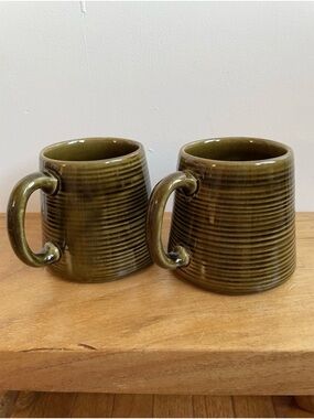 Barcela Mugs Set Of 2 Pottery Mugs Ridges Green Excellent Portugal